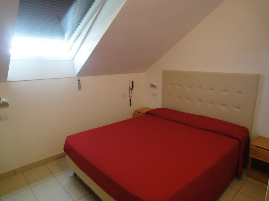 Hotel Matteo Cervia Oda fotoğraf